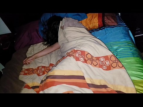 ❤️ Fillastro reprendendo á súa nova madrasta mentres ela dorme. ❤️❌ Vídeo de puta en % gl.hentaidude.ru %