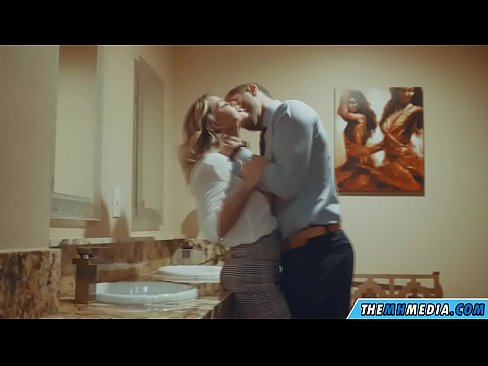 ❤️ Cando unha loura tetona seduce nun baño público ❤️❌ Vídeo de puta en % gl.hentaidude.ru %